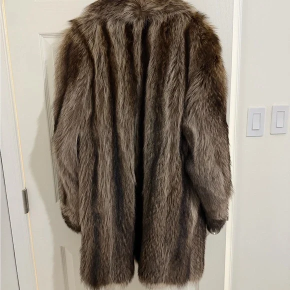 Luxurious Brown Fur Coat - 100% Raccoon Fur - Picture 5 of 15